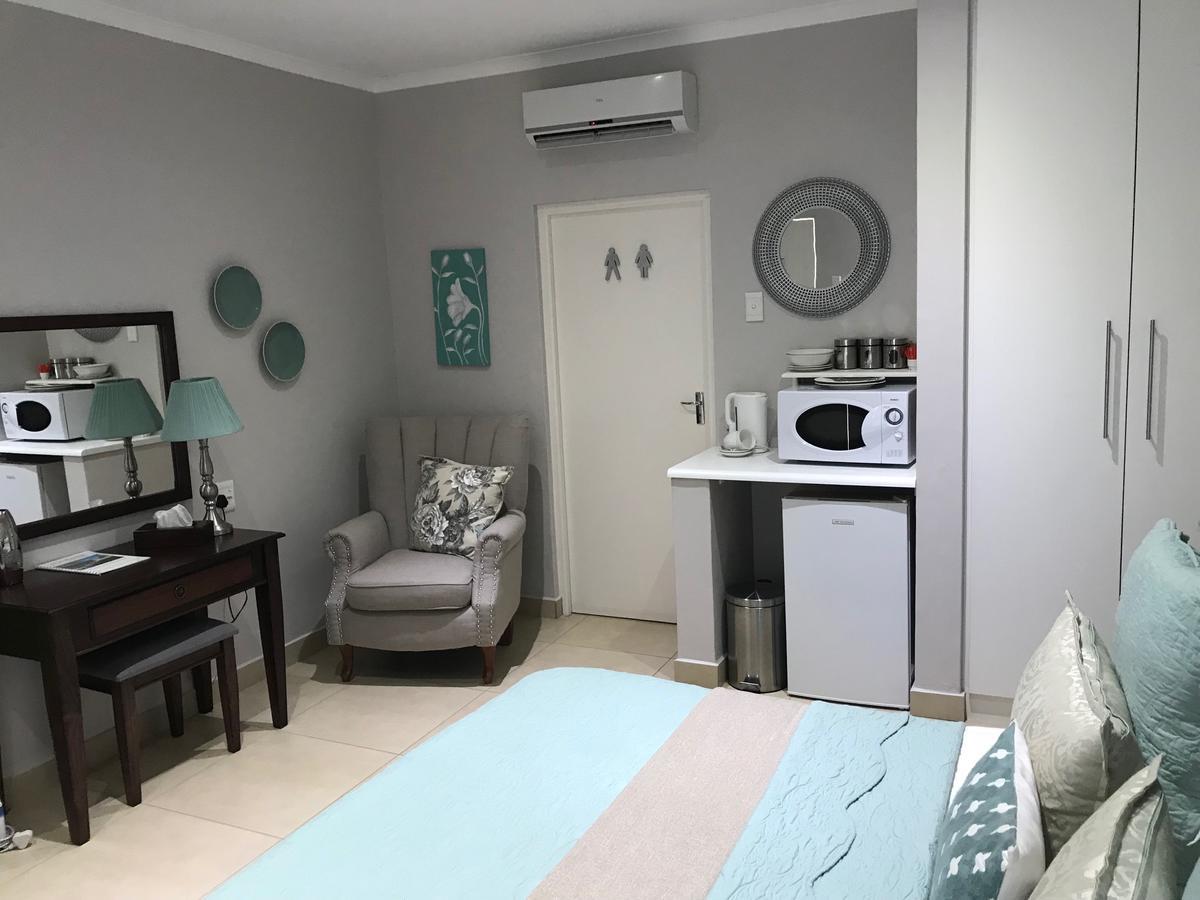 44 On Brownlee Hotel Kokstad  Bagian luar foto